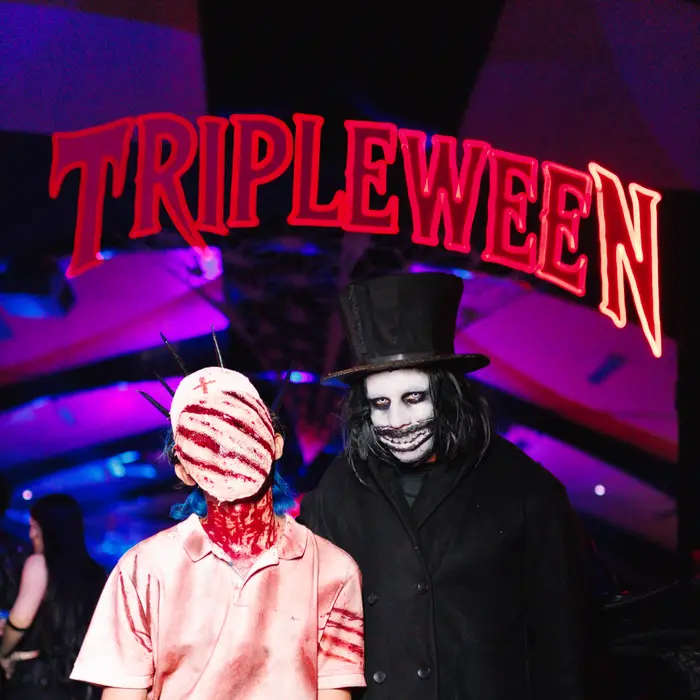 Galera fantasiada no TRIPLEWEEN